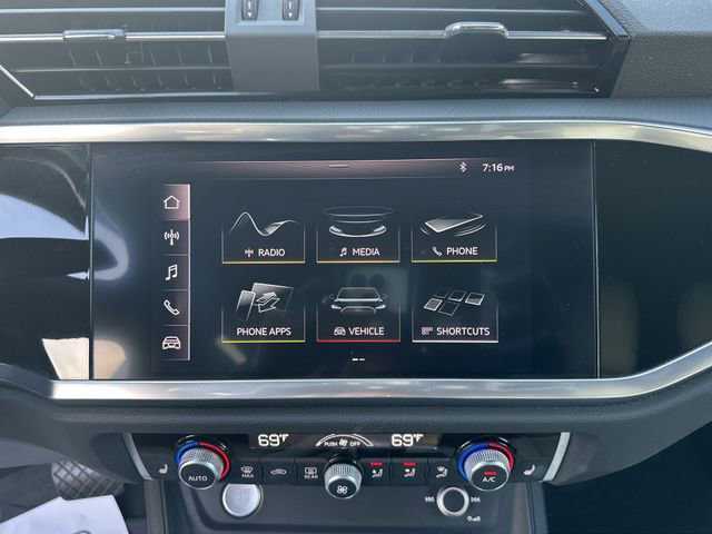 Used 2020 Audi Q3 2.0T Premium Plus w/ Premium Plus Package AWD/4WD image 23