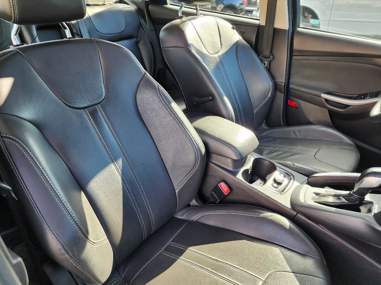 Used 2012 Ford Focus Titanium image 30