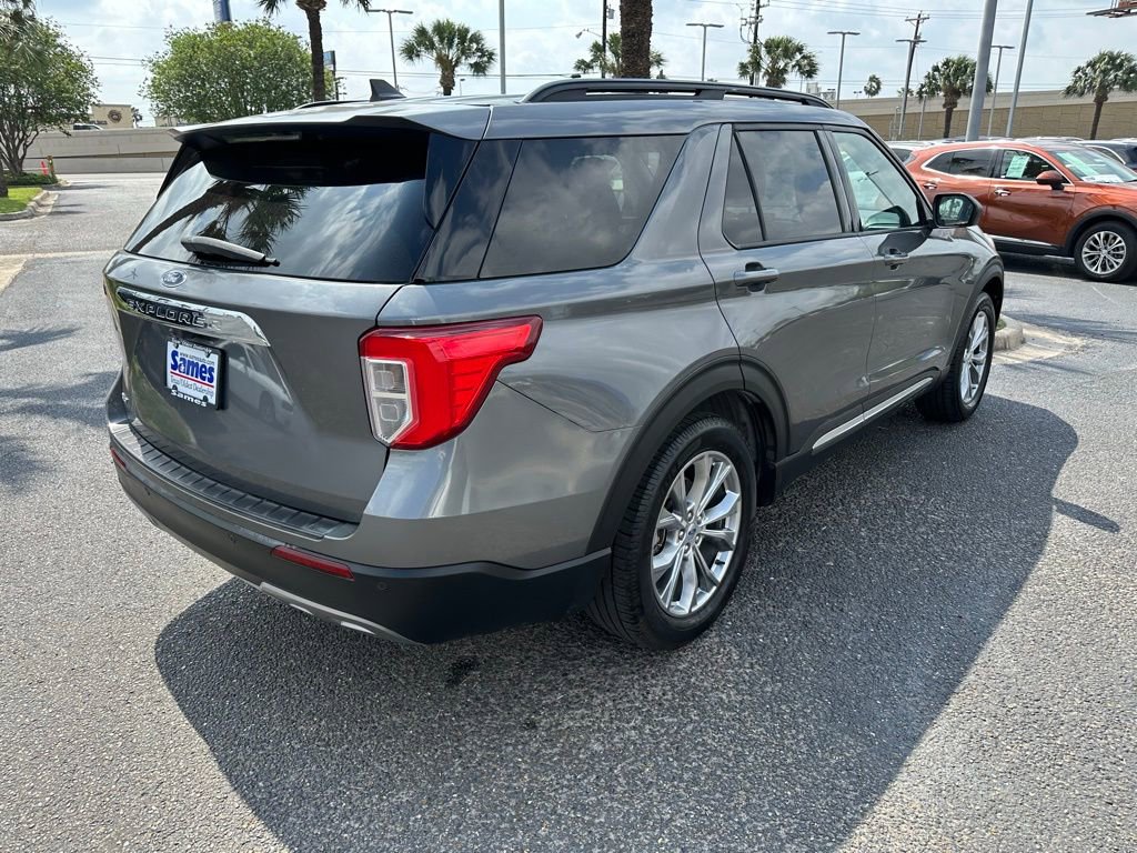 Certified 2022 Ford Explorer XLT w/ Equipment Group 202A RWD image 6