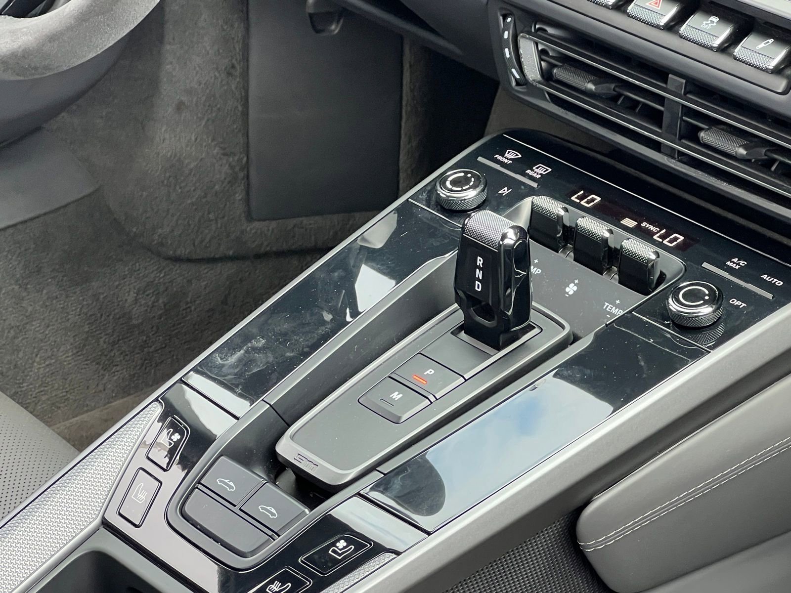 Certified 2021 Porsche 911 Targa 4S w/ Premium Package image 32