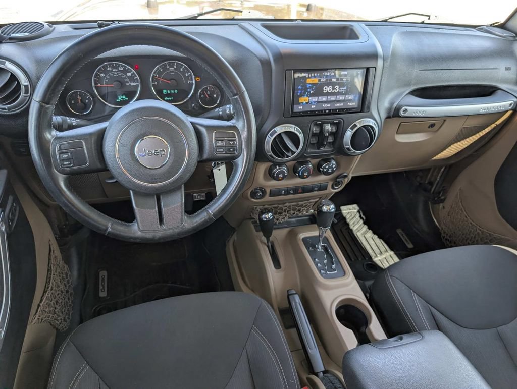Used 2015 Jeep Wrangler Unlimited Rubicon w/ Max Tow Package AWD/4WD image 18