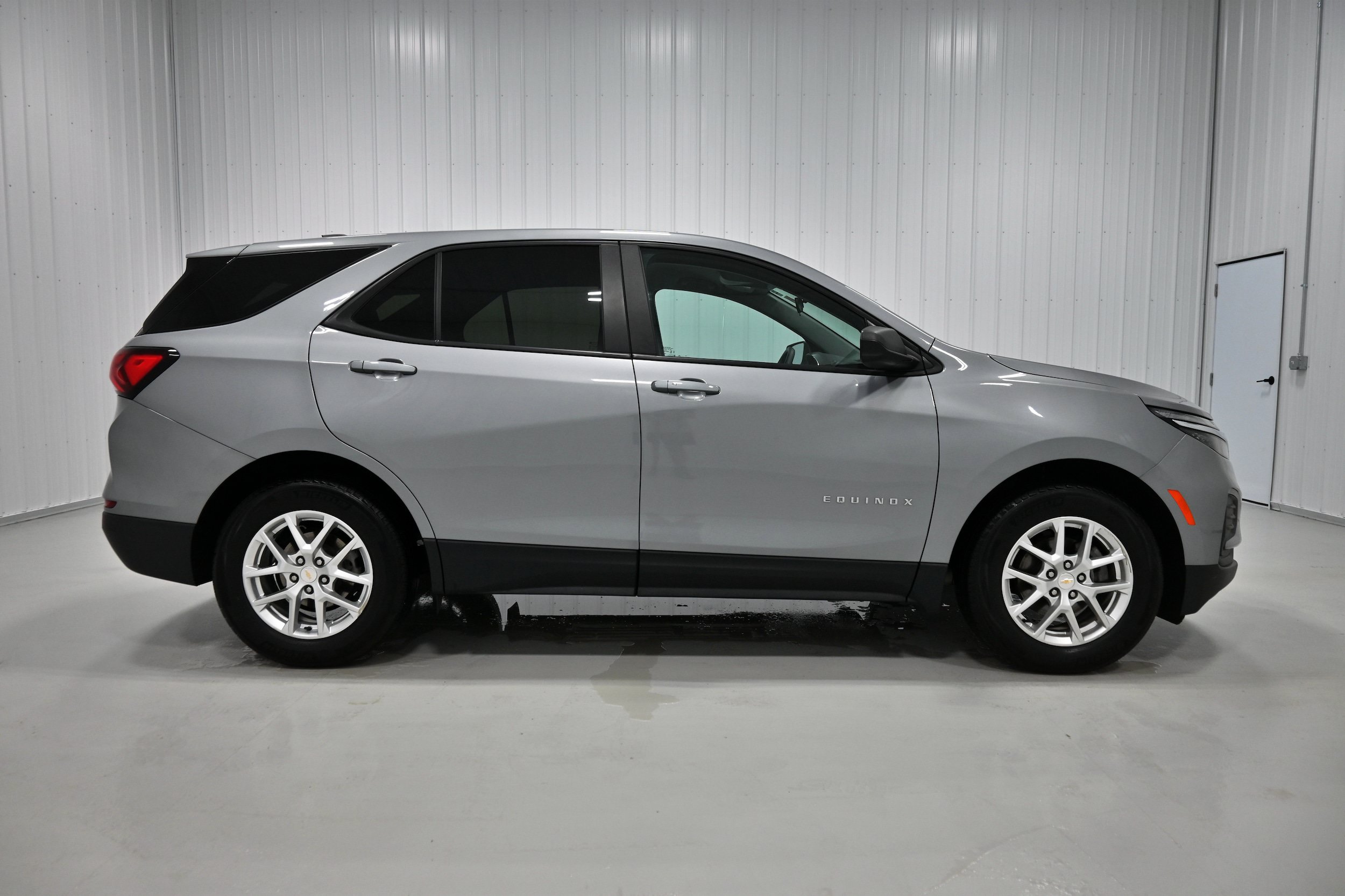 Used 2024 Chevrolet Equinox LS w/ LS Convenience Package FWD image 34