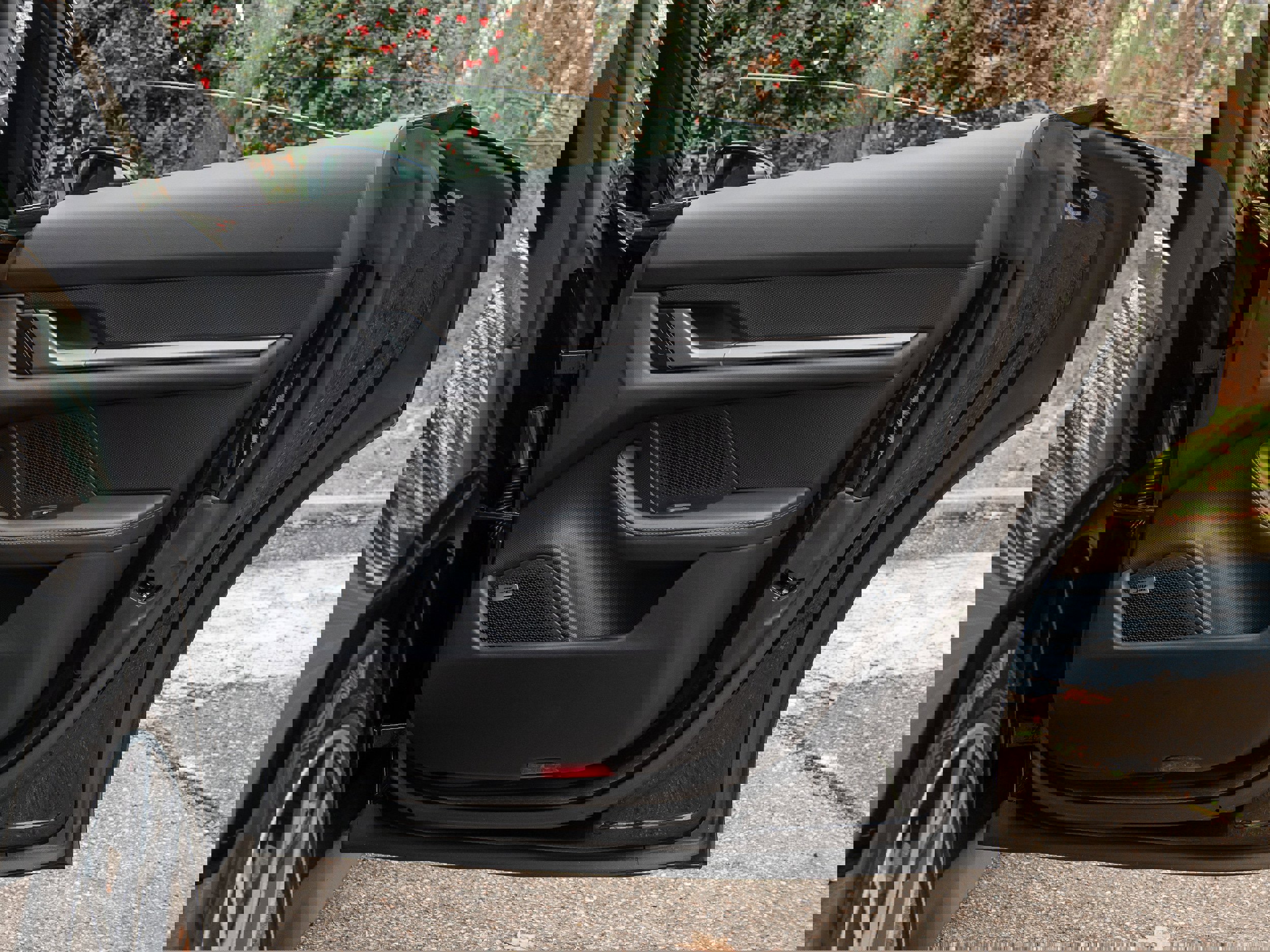 Used 2025 Porsche Taycan 4S image 38