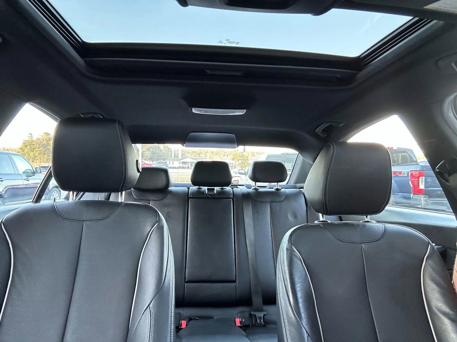 Used 2017 BMW 330i Sedan image 16