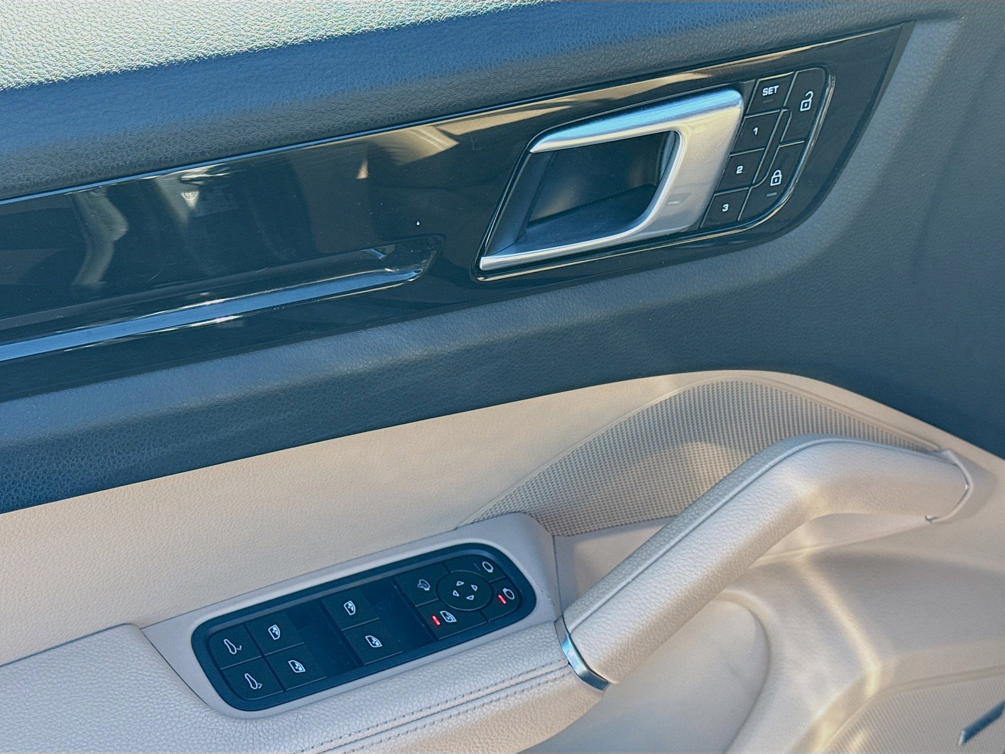 Used 2019 Porsche Cayenne AWD/4WD image 23