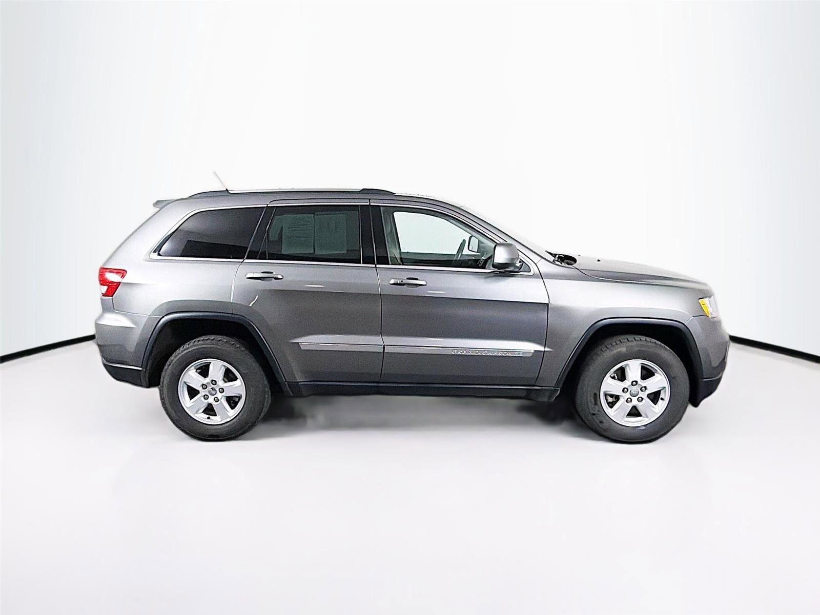 Used 2012 Jeep Grand Cherokee Laredo w/ Laredo E Group image 8