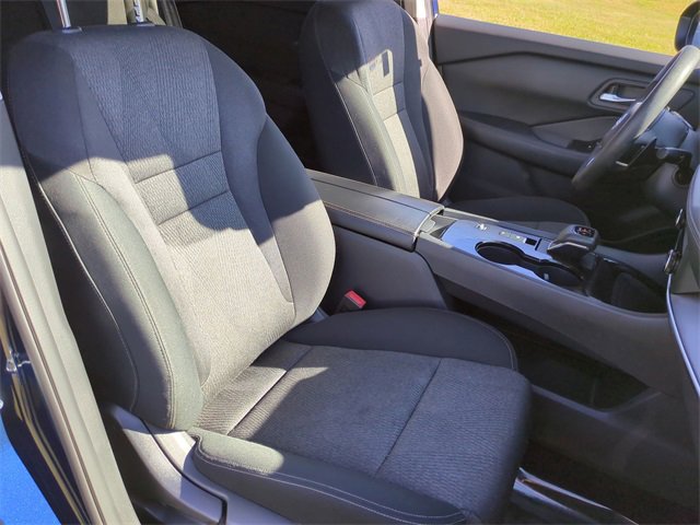 Used 2024 Nissan Rogue SV image 23