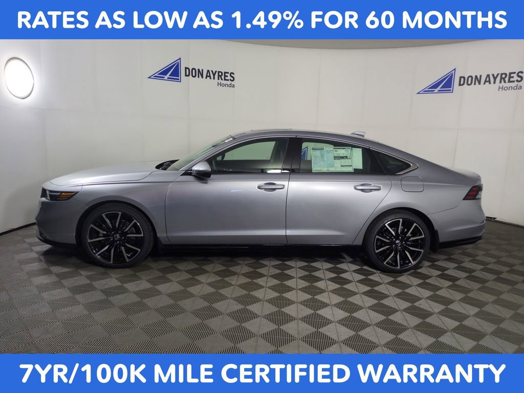 Used 2025 Honda Accord Touring image 2