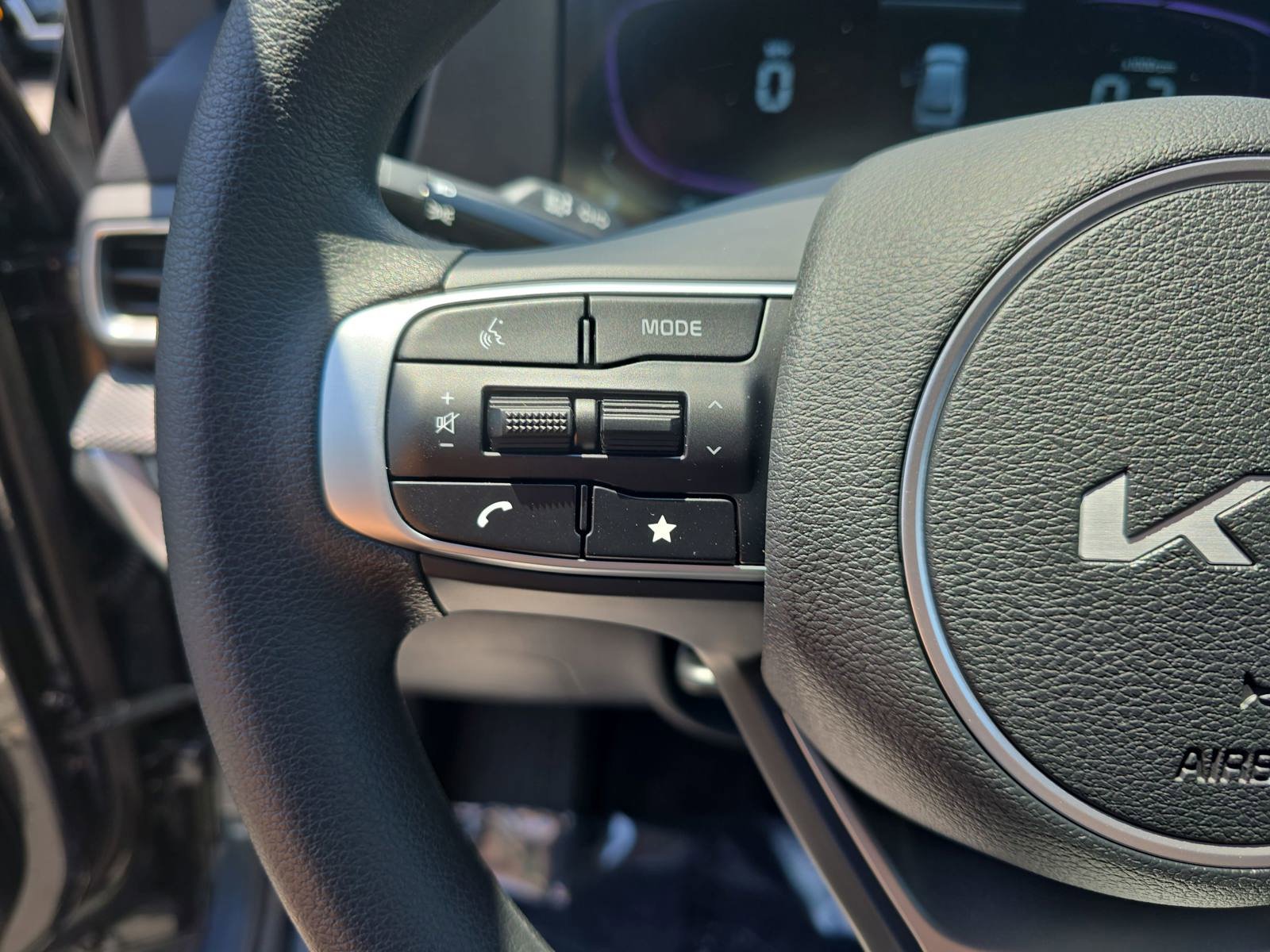 New 2025 Kia Sportage LX AWD/4WD image 16