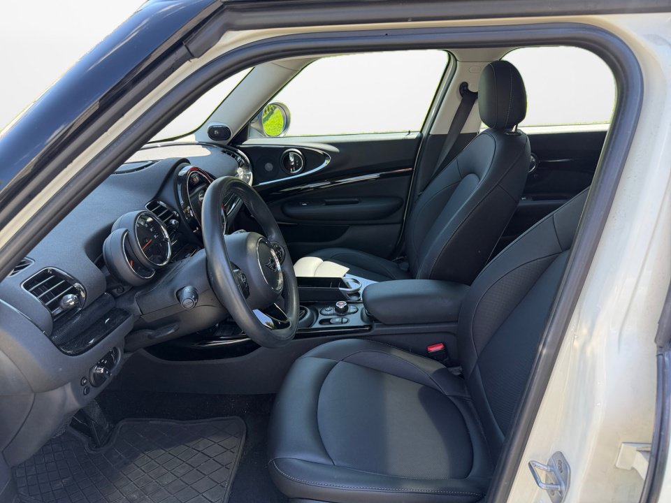 Used 2019 MINI Cooper Clubman ALL4 w/ Storage Package AWD/4WD image 9