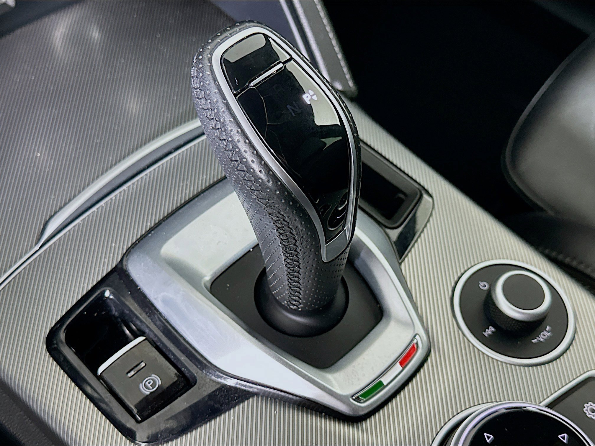 Used 2023 Alfa Romeo Stelvio Veloce image 25