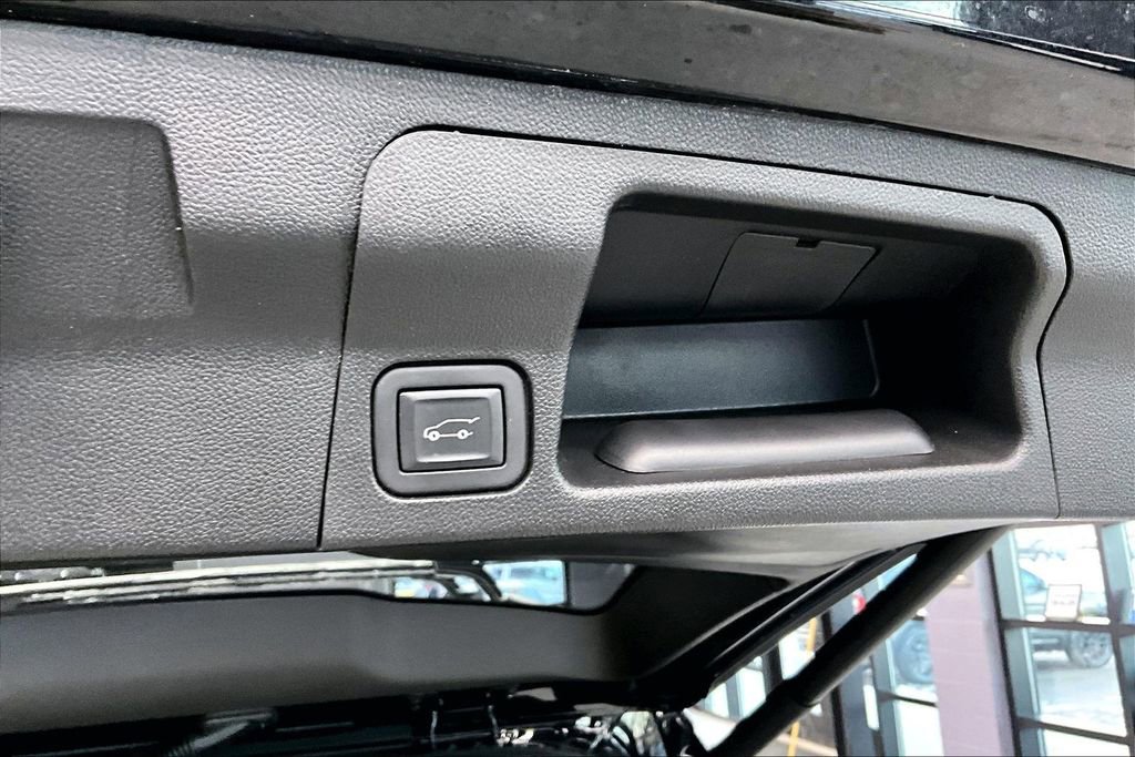 Used 2022 GMC Acadia AT4 w/ GMC Pro Grade Package AWD/4WD image 24