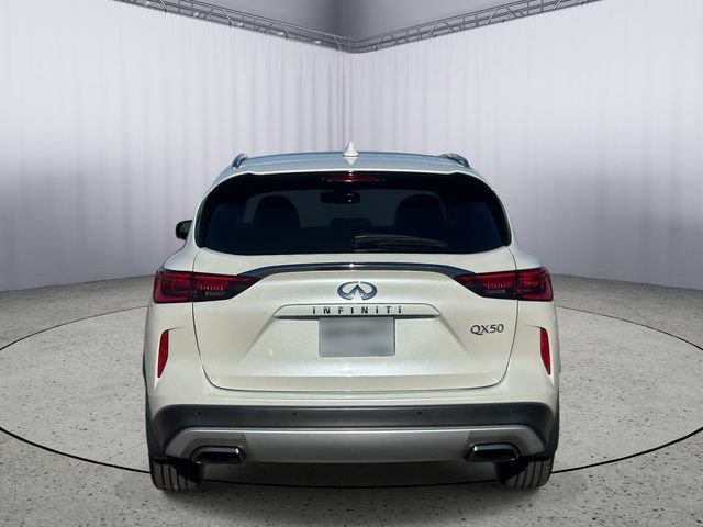 Certified 2019 INFINITI QX50 Essential w/ Premium Heat Package FWD image 8