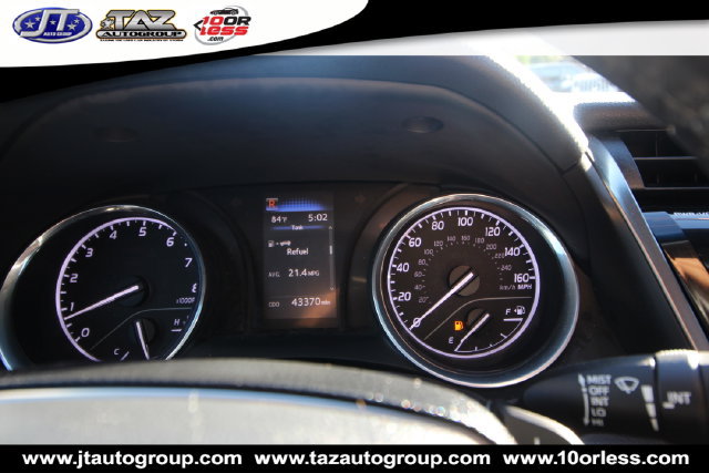 Used 2020 Toyota Camry SE FWD image 20
