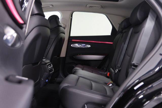 New 2027 Genesis GV70 2.5T Select AWD/4WD image 32