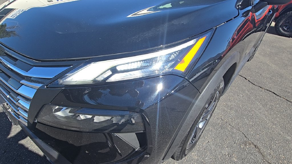 Used 2025 Nissan Rogue SV AWD/4WD image 31