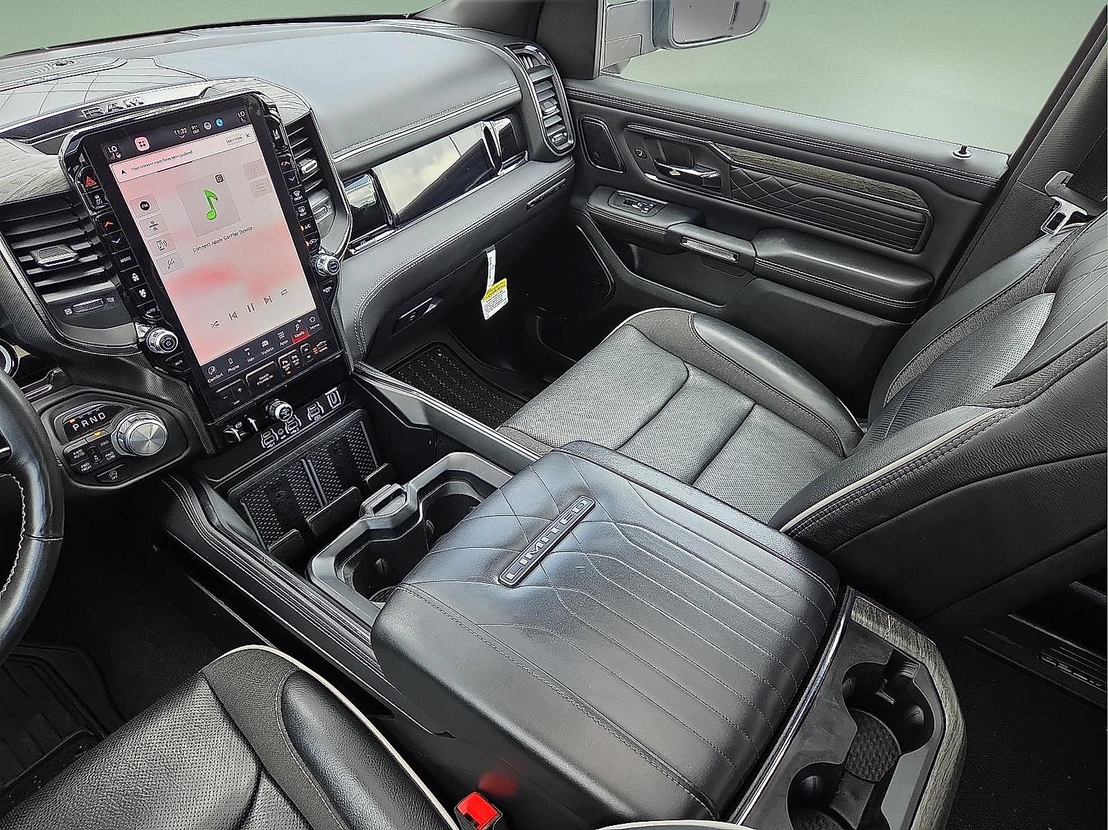 Used 2025 RAM 1500 Limited AWD/4WD image 9