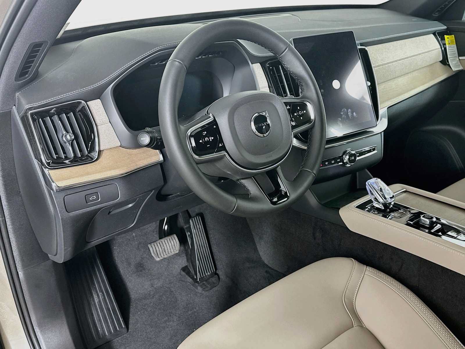 New 2026 Volvo XC90 B5 Core AWD/4WD image 9
