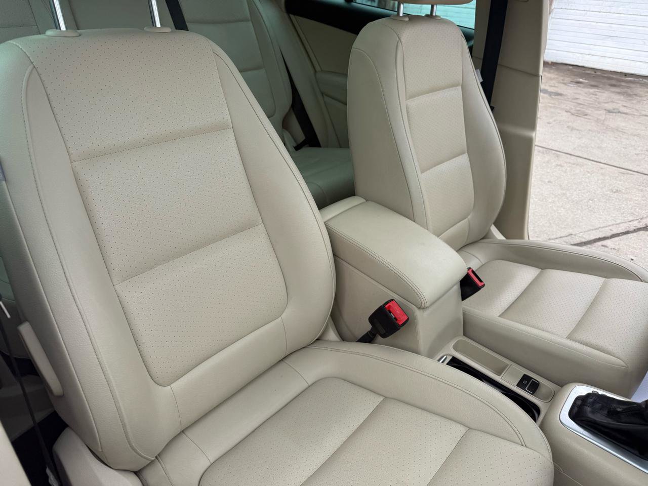 Used 2016 Volkswagen Tiguan SE image 52