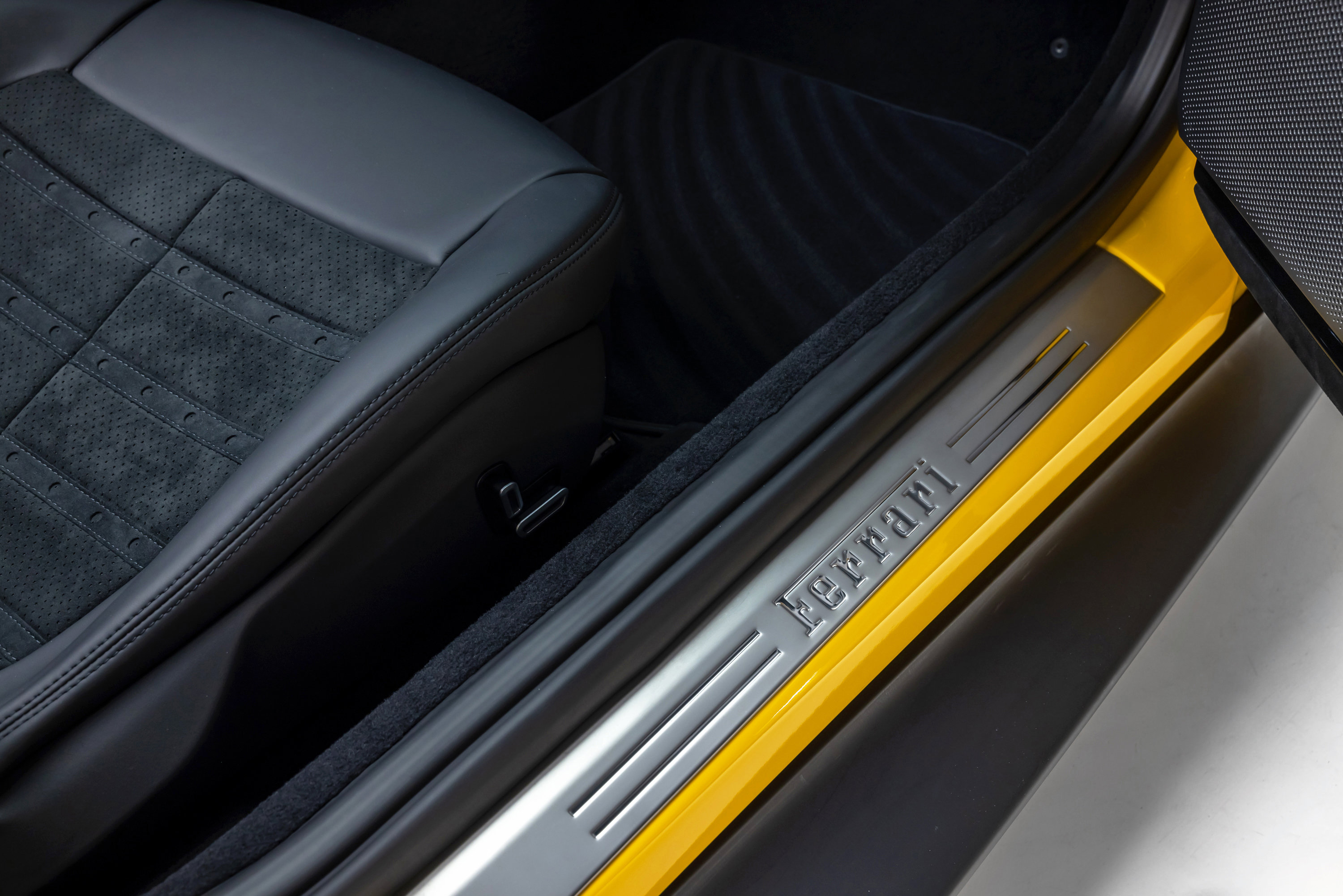 Certified 2025 Ferrari Roma Spider image 60