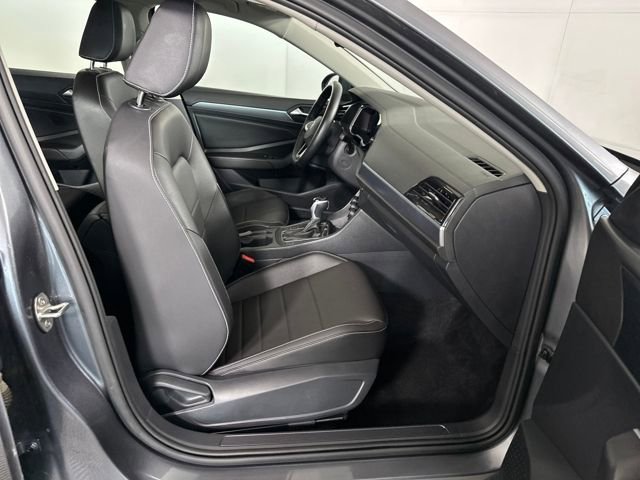 Used 2023 Volkswagen Jetta SE image 27