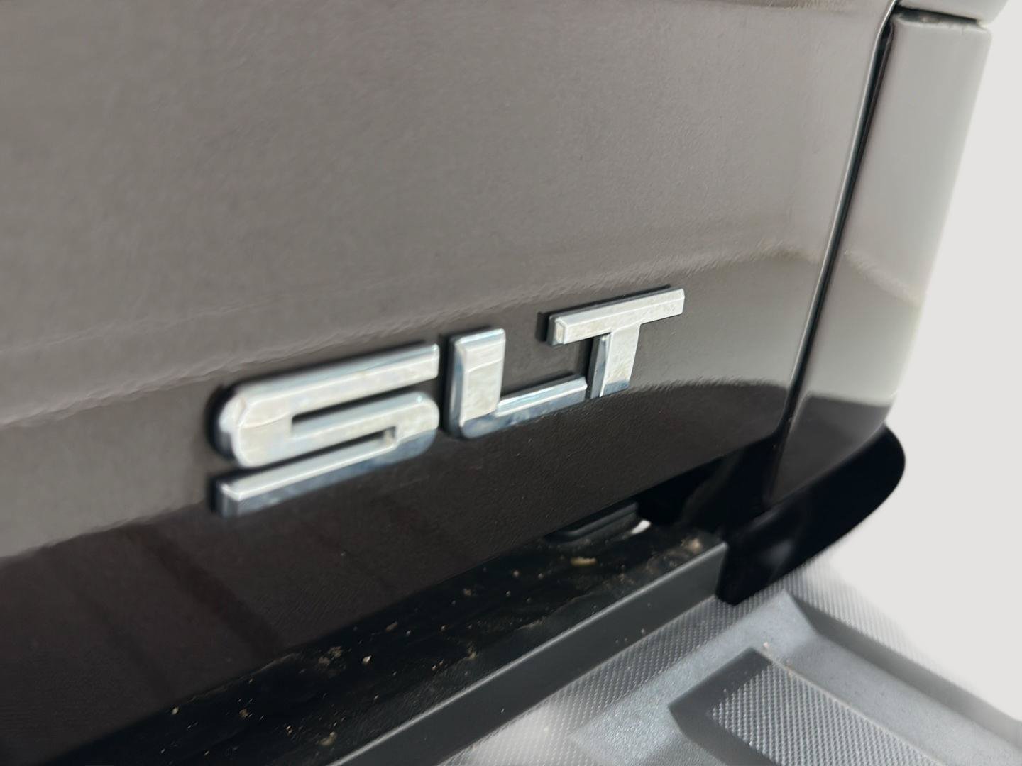 Used 2016 GMC Sierra 1500 SLT w/ Enhanced Driver Alert Package AWD/4WD image 30