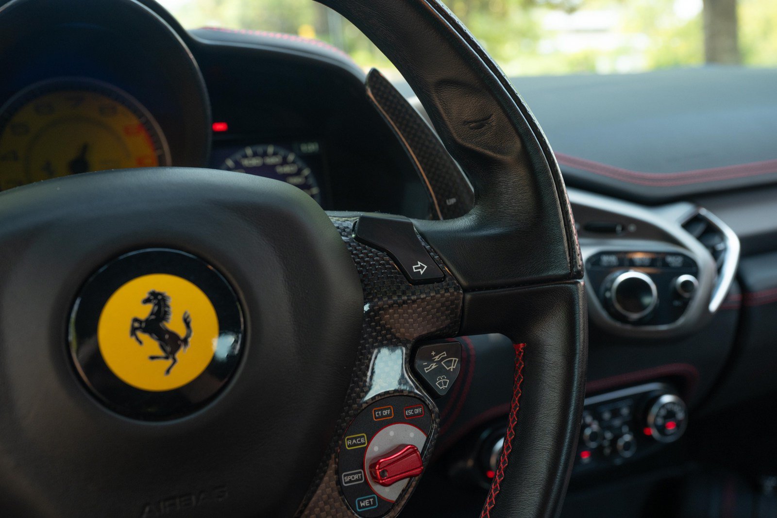 Used 2012 Ferrari 458 Italia Coupe RWD image 30