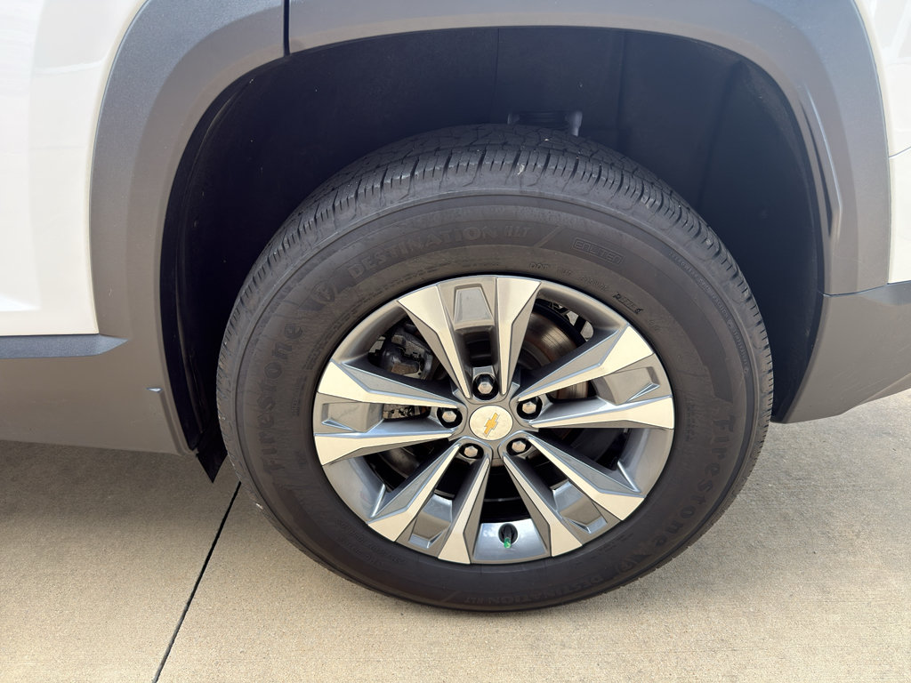 Used 2025 Chevrolet Equinox LT FWD image 13