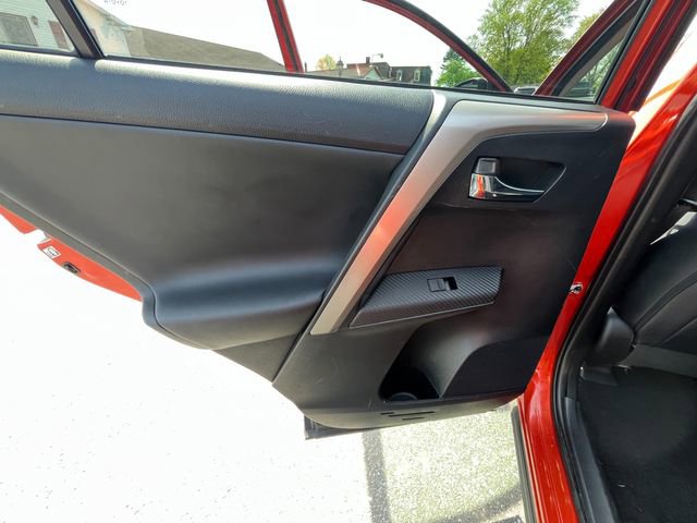 Used 2015 Toyota RAV4 Limited image 25
