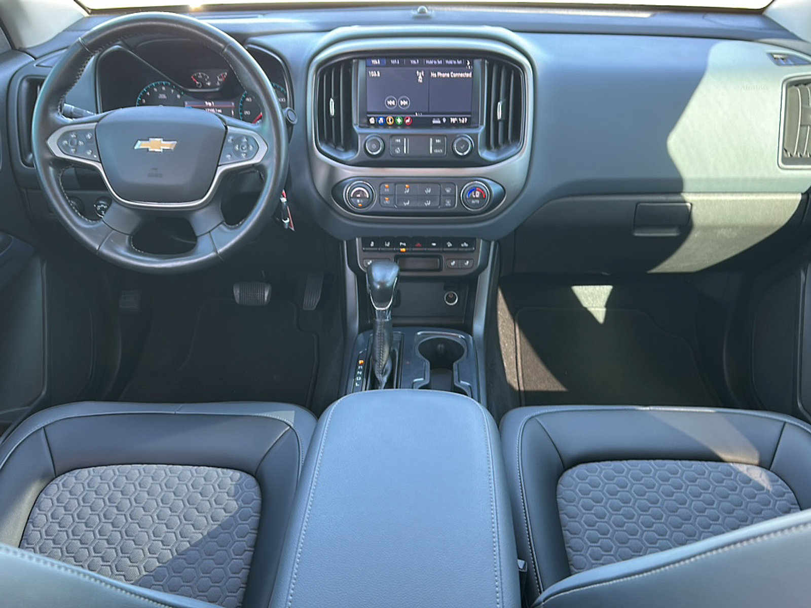 Used 2022 Chevrolet Colorado Z71 w/ Safety Package image 20