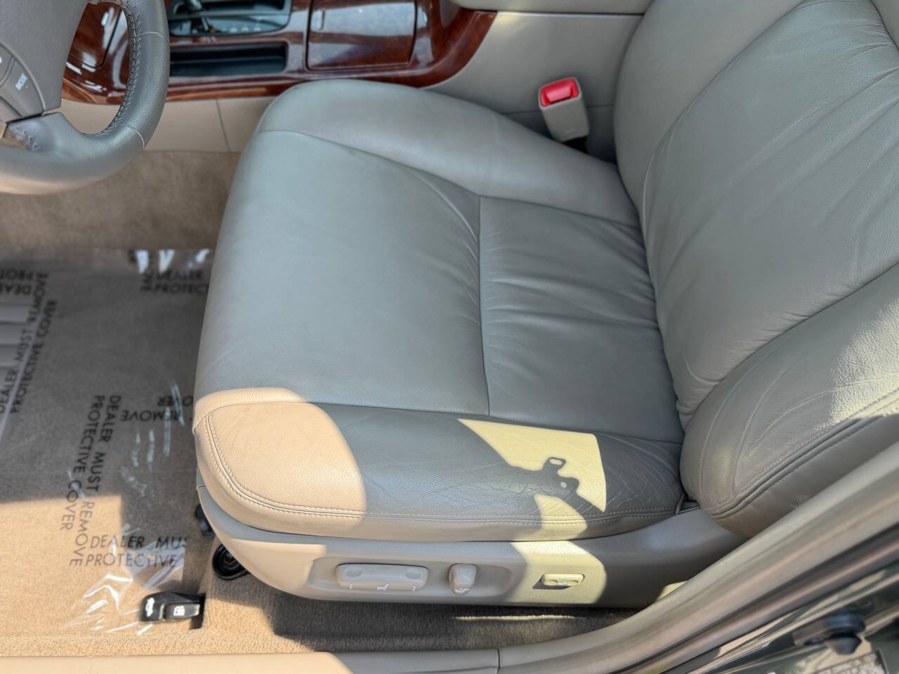 Used 2006 Toyota Camry XLE w/ VSC & Side Airbag Pkg FWD image 8