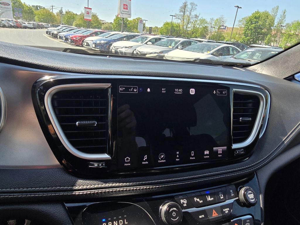 Used 2021 Chrysler Pacifica Touring-L w/ Premium & Safety Sphere Group AWD/4WD image 22