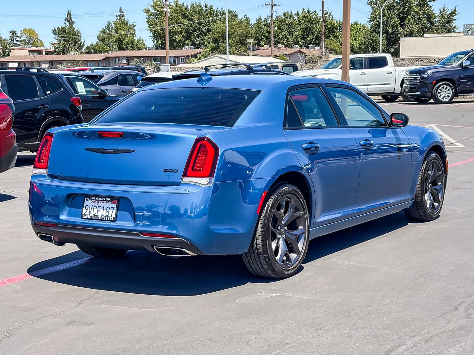 Used 2023 Chrysler 300 Touring w/ Sport Appearance Package RWD image 4