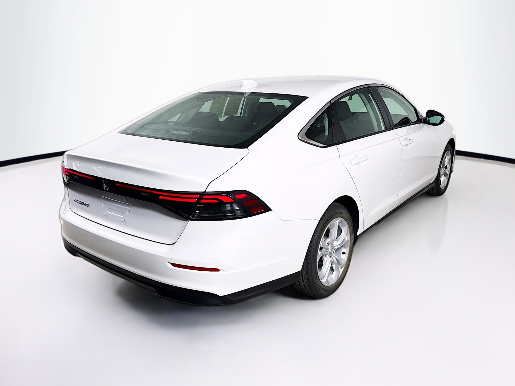 Certified 2025 Honda Accord LX image 29
