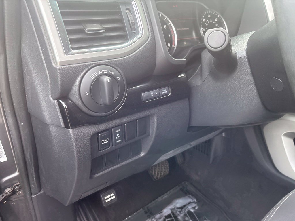 Used 2021 Nissan Titan SV w/ SV Convenience Package AWD/4WD image 17