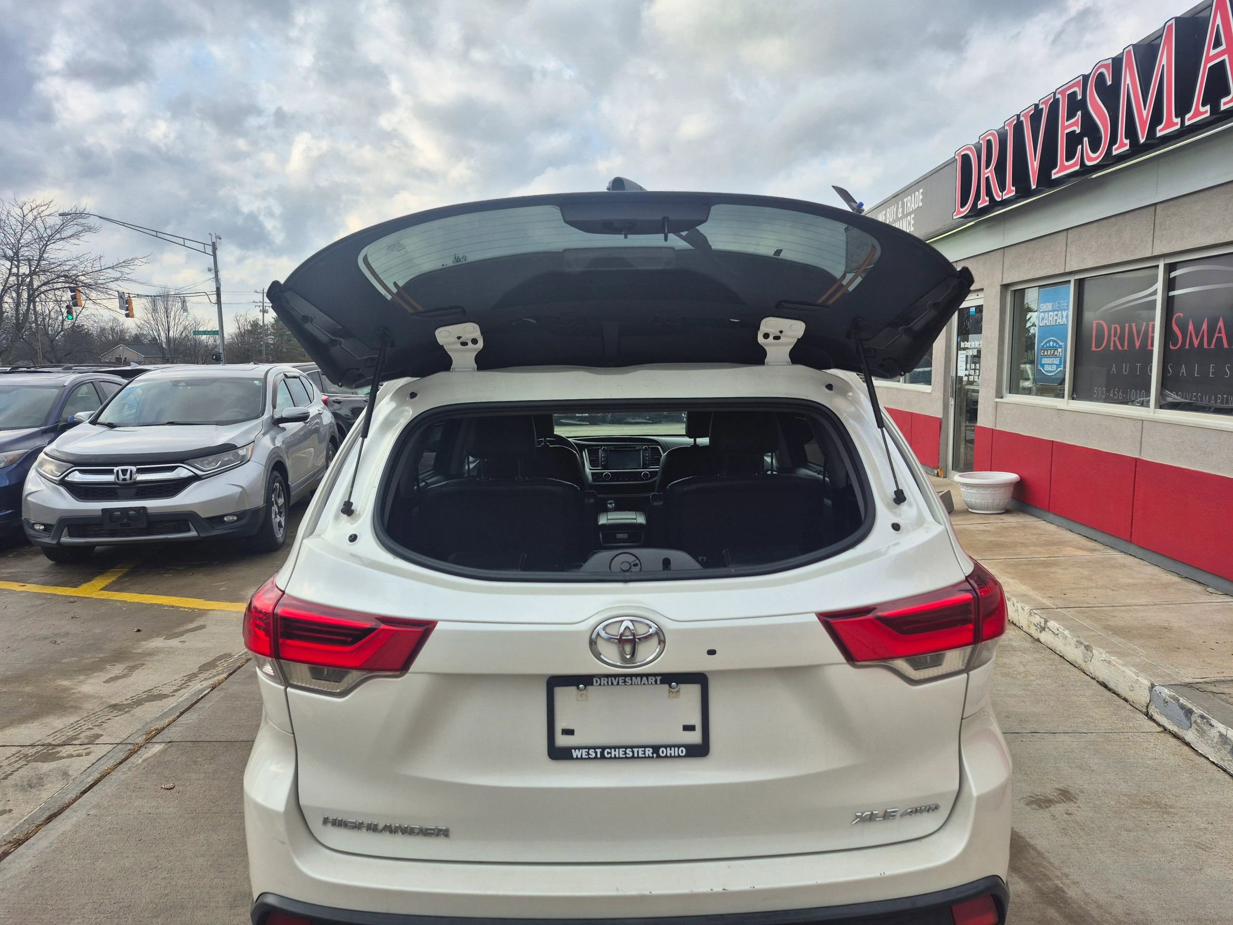 Used 2017 Toyota Highlander XLE image 10