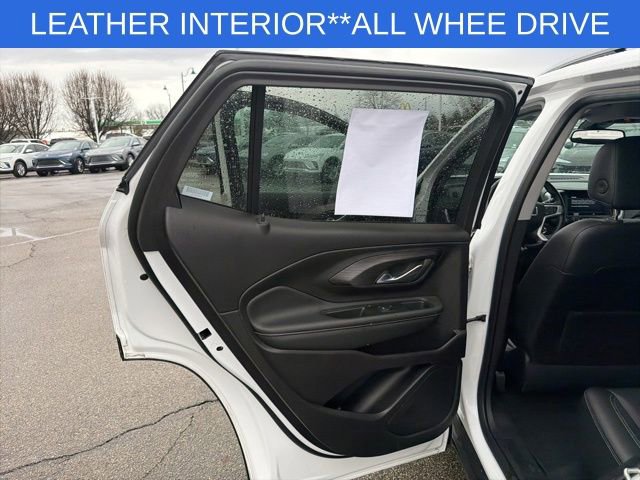Used 2024 GMC Terrain SLT image 24