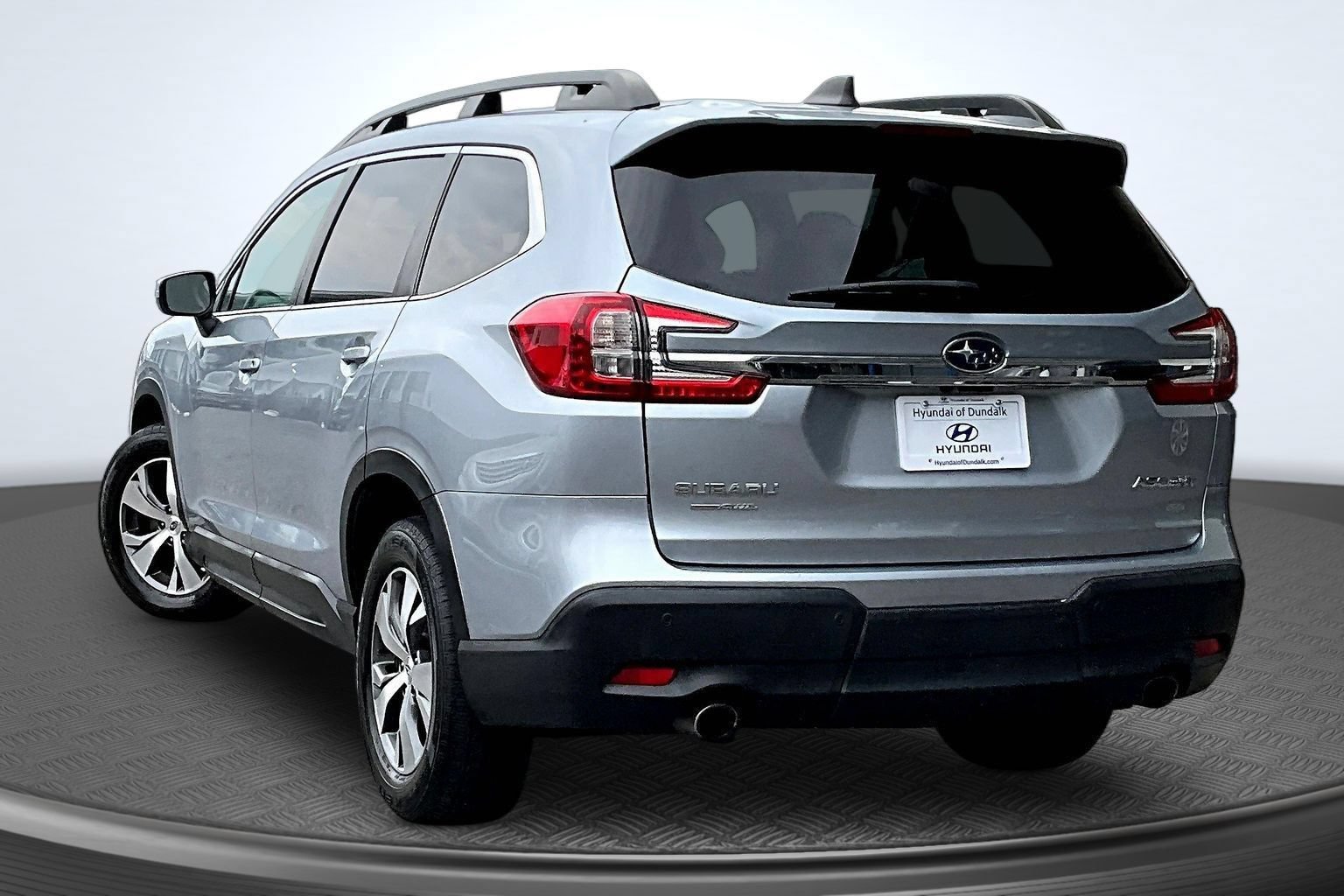 Used 2023 Subaru Ascent Premium w/ Convenience Package AWD/4WD image 3