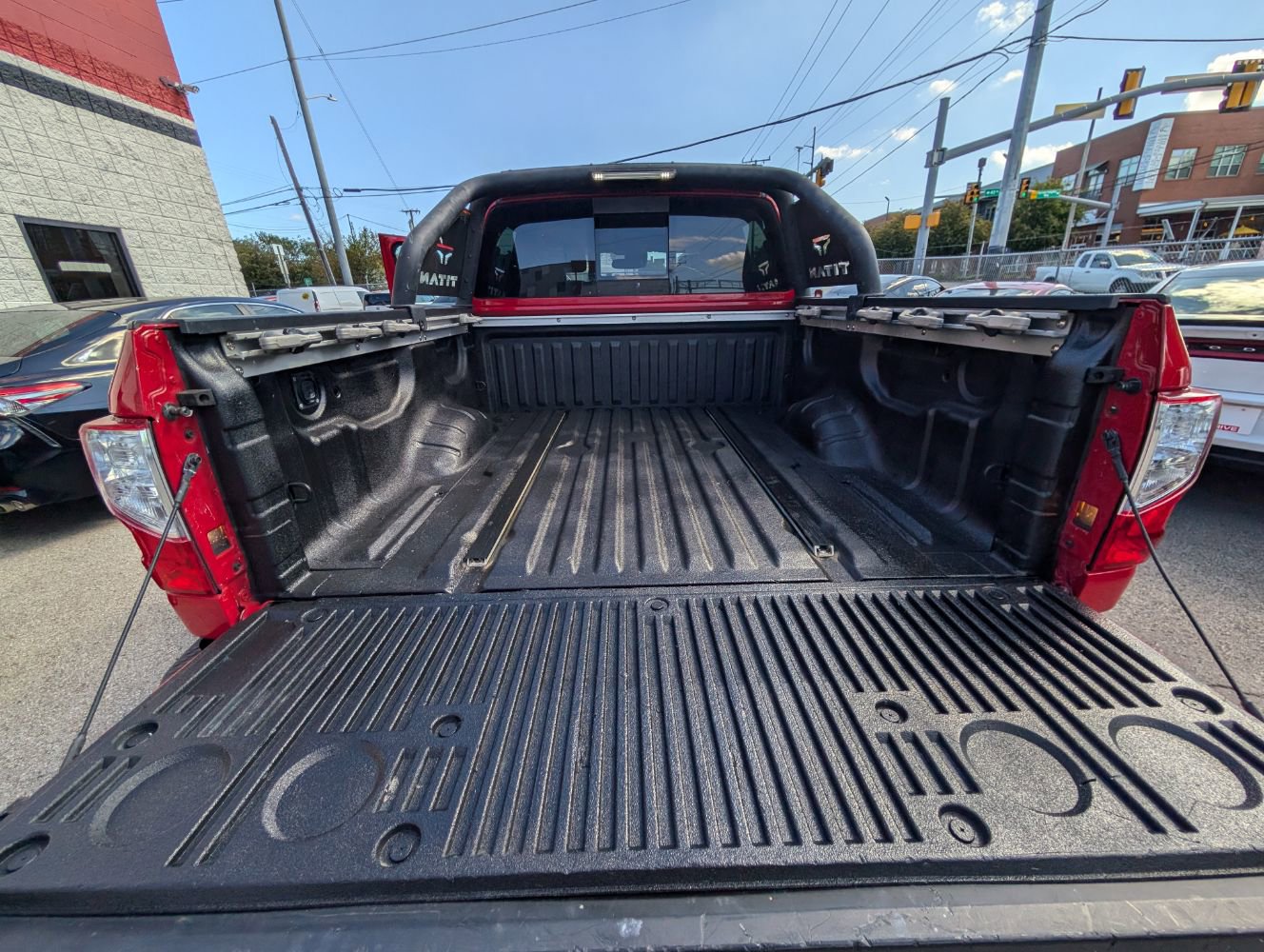 Used 2020 Nissan Titan SV w/ SV Convenience Package image 18