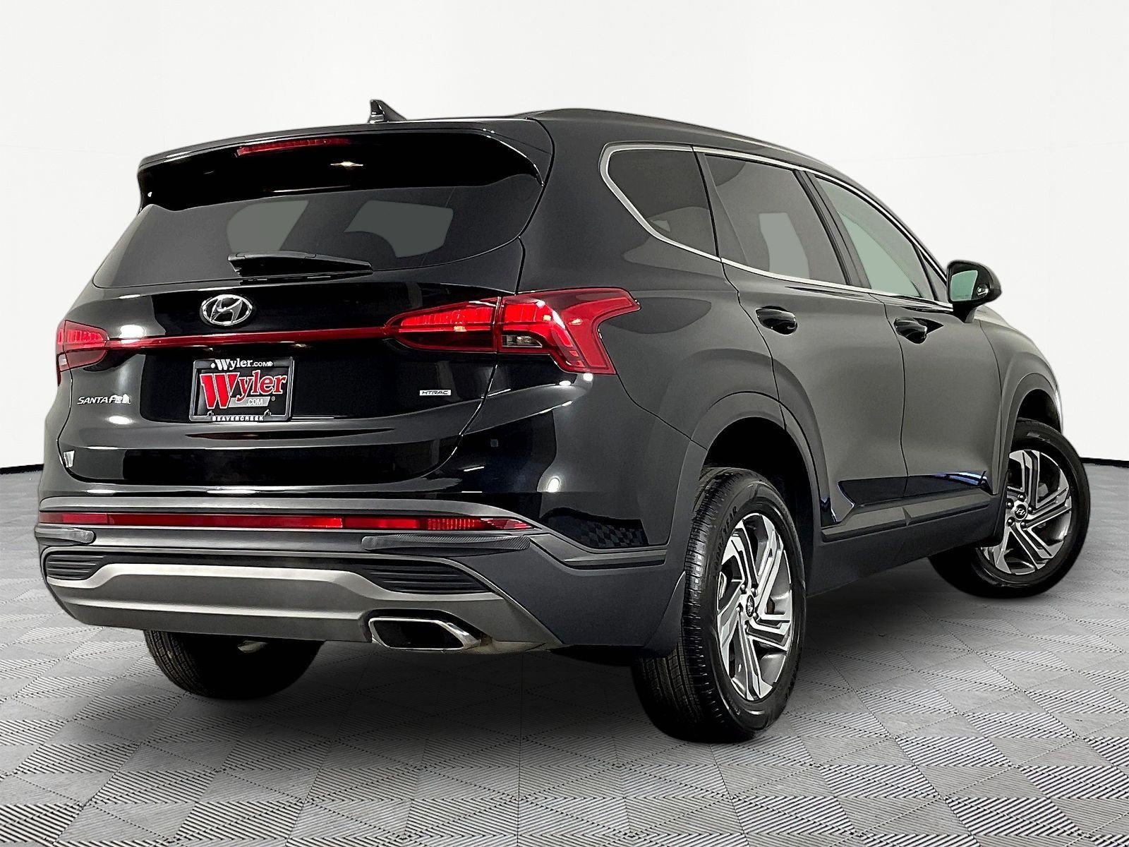 Used 2023 Hyundai Santa Fe SE AWD/4WD image 6