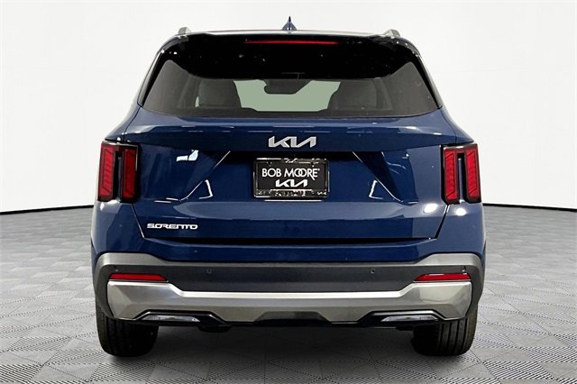 Certified 2025 Kia Sorento EX w/ Panoramic Sunroof Package image 4