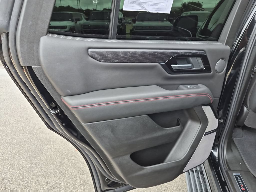 Certified 2025 GMC Yukon AT4 Ultimate AWD/4WD image 39