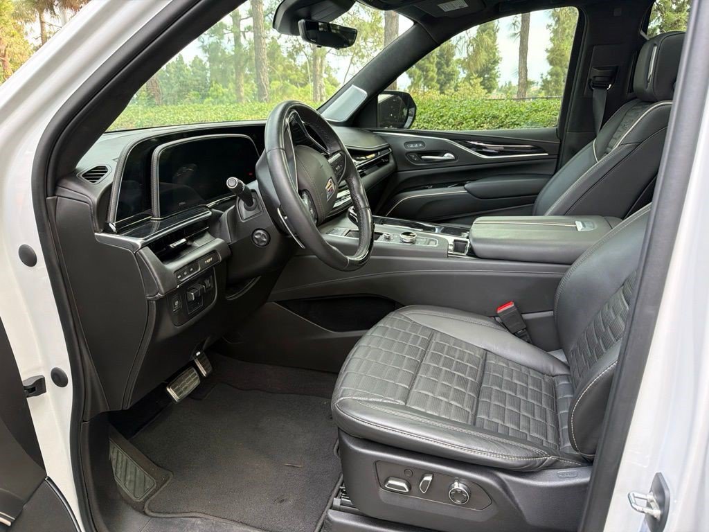 Certified 2023 Cadillac Escalade V AWD/4WD image 9
