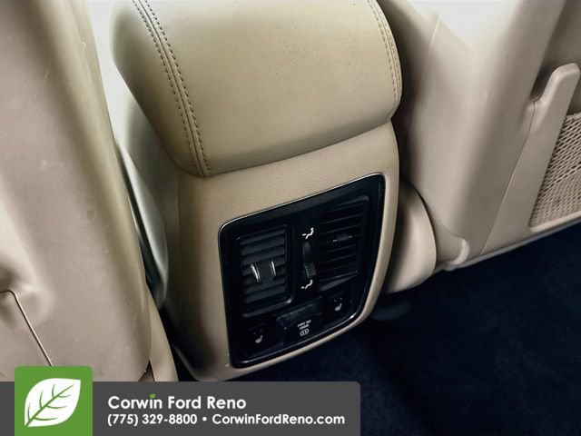 Used 2011 Jeep Grand Cherokee Limited w/ Luxury Group II AWD/4WD image 25