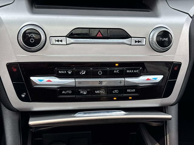 Used 2022 Ford Explorer XLT w/ Equipment Group 202A AWD/4WD image 35