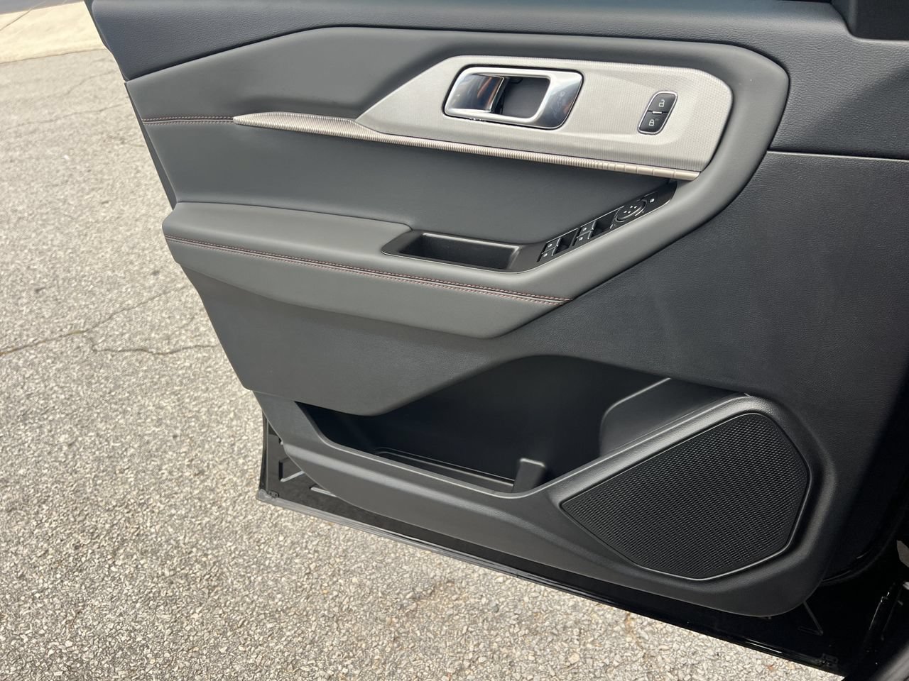 New 2026 Ford Explorer Active RWD image 13