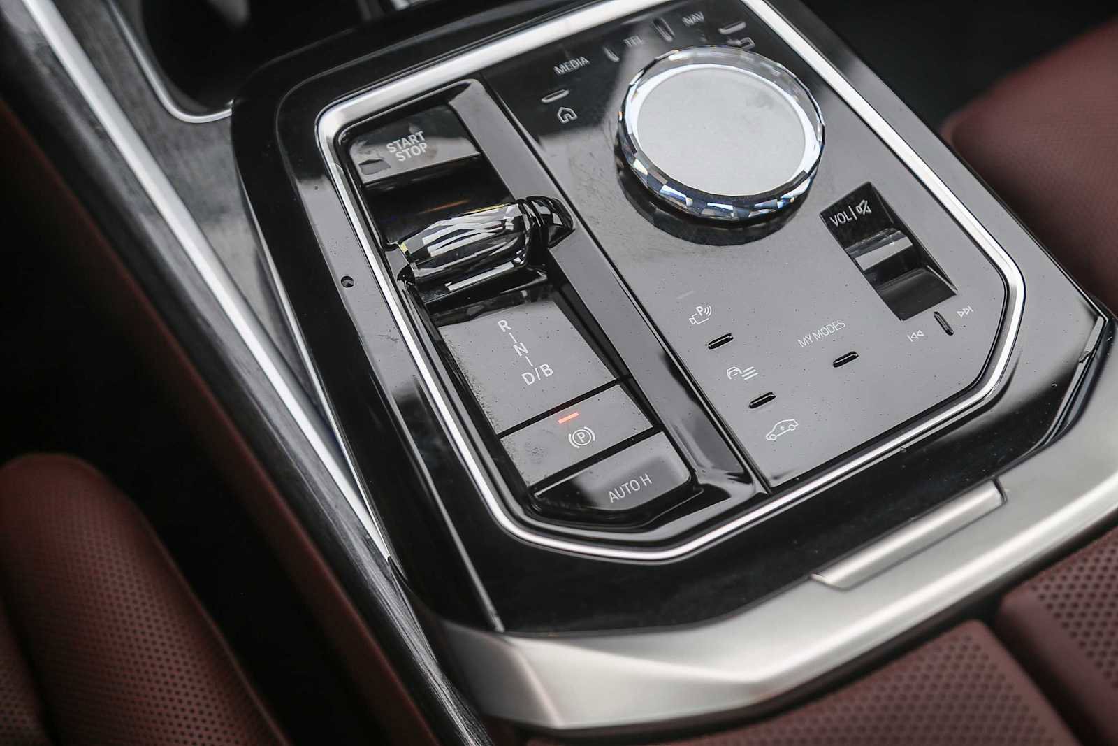 Used 2025 BMW i7 eDrive50 w/ M Sport Package image 16