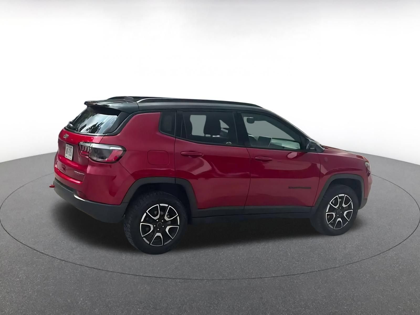 Used 2025 Jeep Compass Trailhawk AWD/4WD image 15