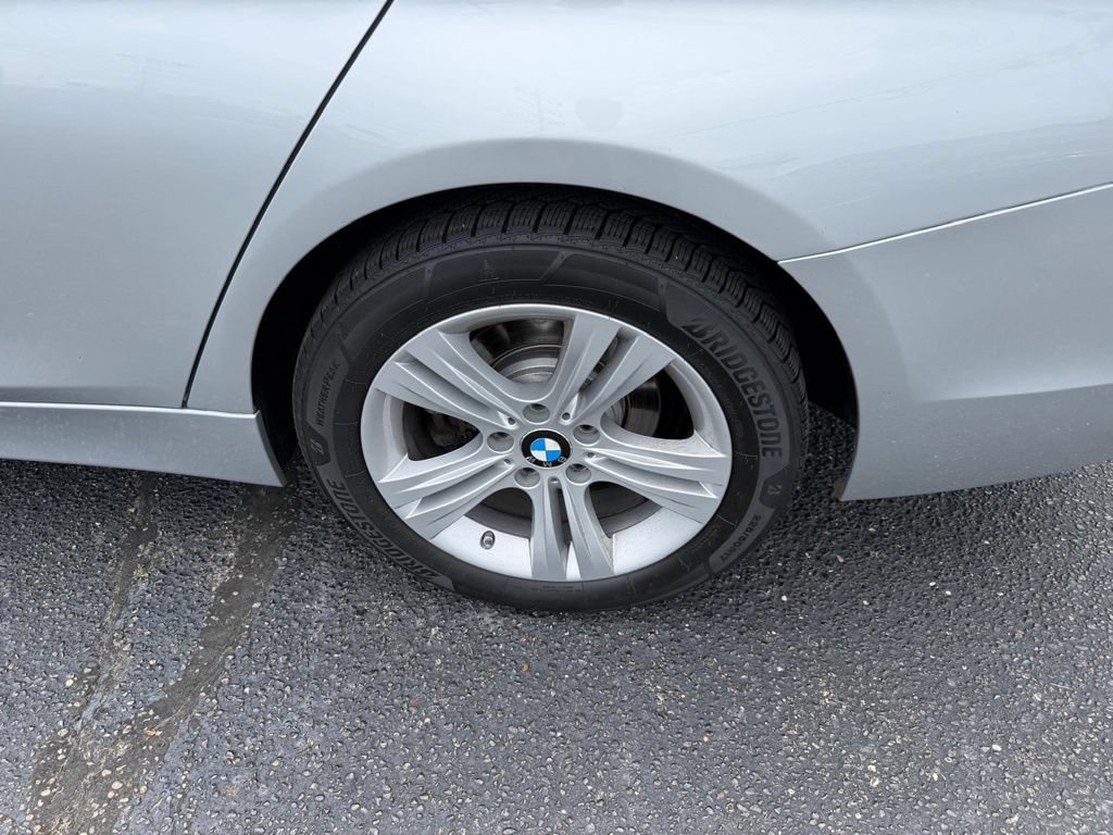 Used 2018 BMW 330i xDrive Sedan w/ Convenience Package AWD/4WD image 11