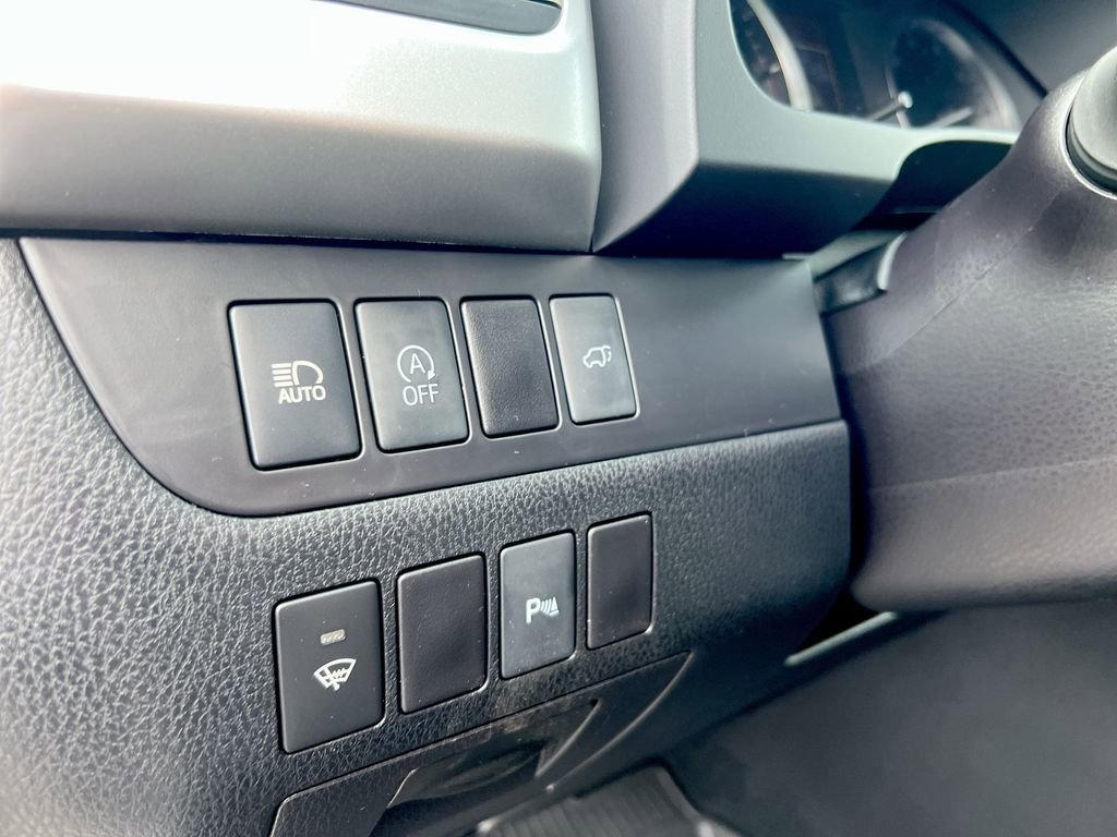 Used 2017 Toyota Highlander Limited image 16